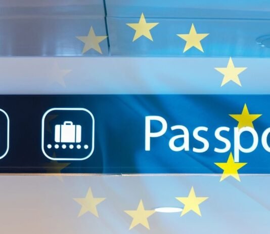 EasyPASS in Deutschland: Schnelle Ein- und Ausreise In Deutschland kann die Grenzkontrolle an einigen Flughäfen dank EasyPASS kontaktlos und schneller erfolgen. Doch wie genau funktioniert EasyPASS?