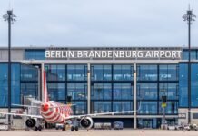 Condor ab Berlin: Neue Ziele in Griechenland & tägliche Dubai-Flüge Frankfurt, Griechenland, Dubai: Condor baut seine Präsenz am BER signifikant aus. Die Airline bietet im Sommerflugplan 2025 insgesamt 28 wöchentliche Flüge ab BER an. © Günter Wicker / Flughafen Berlin Brandenburg GmbH