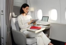 Air France La Première Suite 2025 Air France verbessert den First-Class-Komfort: Ab Frühjahr 2025 erhalten ausgewählte Boeing 777-300ER die neue La Première Suite.