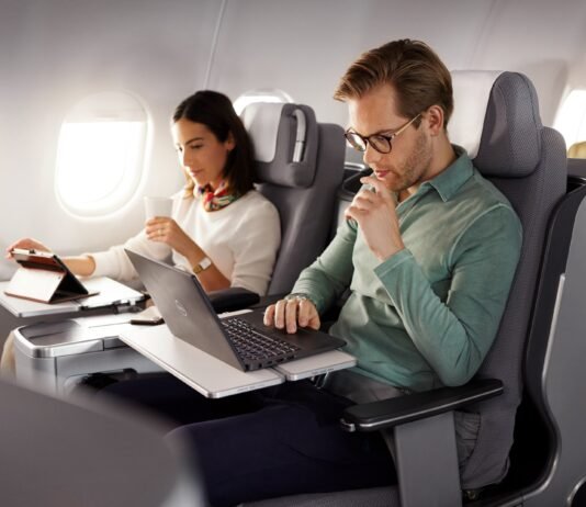 Highspeed Internet bei Discover Airlines ab Herbst 2025 Discover Airlines Highspeed Internet startet bald auf der Langstrecke. Ab Herbst 2025 kannst du an Bord der Ferienfluggesellschaft schnelles WLAN nutzen – fast so wie am Boden.