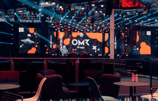 Zwischen Landung und Take-off: Mein OMR-Zwischenstopp in der Miles & More Lounge Erlebe OMR25 mit Miles & More Vorteilen – Lounge-Zugang, Fast Lanes & mehr! Bildquelle: Miles & More