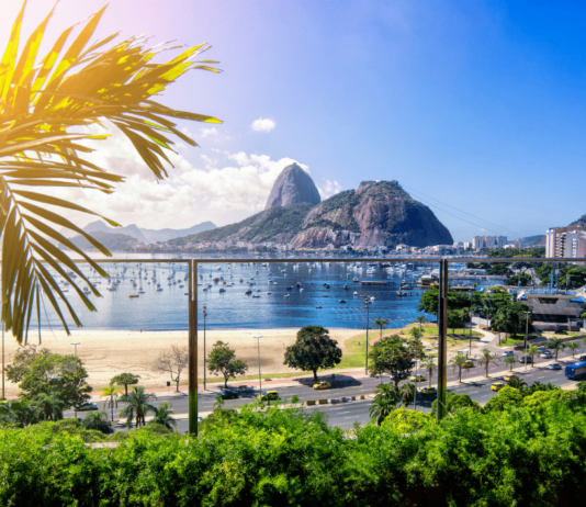 Rio de Janeiro verbietet Rambazamba In Rio de Janeiro ist Musik am Strand jetzt verboten. Auch Straßenverkäufer ohne Lizenz müssen gehen. Das steckt hinter dem neuen Gesetz.