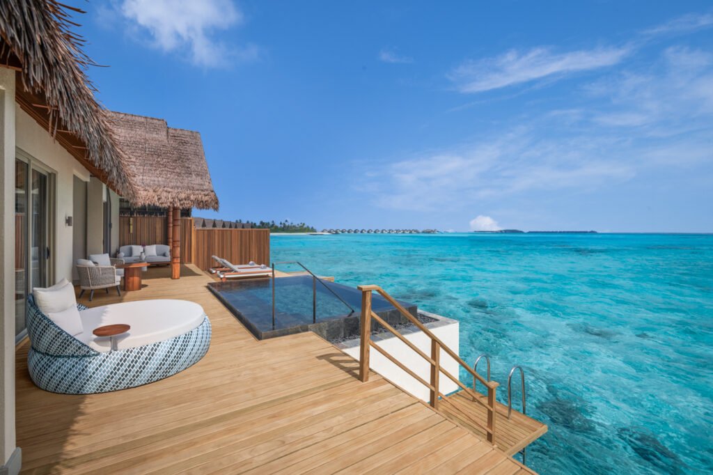 JW Marriott Maldives Kaafu Atoll Island Resort: One Bedroom Suite Terrasse mit Pool