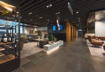 Lufthansa First Class Lounge München eröffnet wieder Die Lufthansa Lounge München ist wieder offen – mit neuem Design, mehr Komfort und Service für First Class Gäste am Flughafen München.