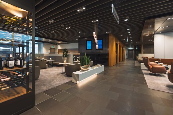 Lufthansa-First-Class-Lounge-München Die Lufthansa Lounge München ist wieder offen – mit neuem Design, mehr Komfort und Service für First Class Gäste am Flughafen München.