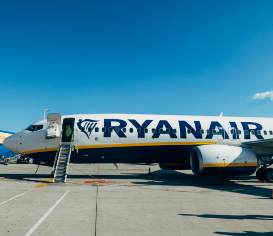 Ryanair führt 500 € Strafe bei Fehlverhalten ein Ryanair Strafe bei Fehlverhalten: Ab Juni 2025 werden bei unruhigem Verhalten an Bord mindestens 500 € fällig – neue Regelung europaweit gültig.