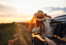 Mietwagen im Ausland: So bleibst du im Urlaub stressfrei Mietwagen im Ausland? Mit diesen Tipps vom EVZ vermeidest du Zusatzkosten, Ärger am Schalter und unnötige Versicherungen.