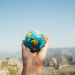 Meilen ohne Reise nutzen – so geht’s Meilen ohne Reise nutzen: So verhinderst du den Verfall und setzt deine Punkte clever ein – von Hotelnächten bis Upgrades.