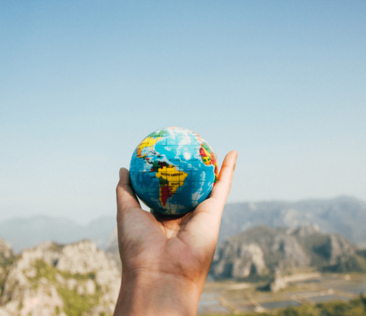 Meilen ohne Reise nutzen – so geht’s Meilen ohne Reise nutzen: So verhinderst du den Verfall und setzt deine Punkte clever ein – von Hotelnächten bis Upgrades.