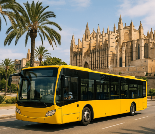 Mallorca Bustarif Erhöhung für Urlauber ab 2026 Mallorca Bustarif Erhöhung ab 2026: Busfahren für Touristen wird teurer, während Einheimische weiterhin kostenlos unterwegs sind.