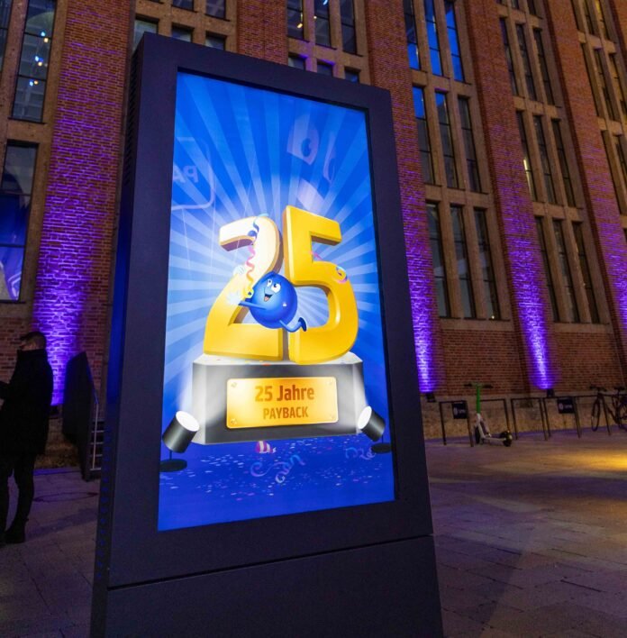 02_PAYBACK25_Fassade_Bergson_Kunstkraftwerk-min 25 Jahre PAYBACK: Vom Bonusprogramm zur digitalen Plattform im deutschen Handel.