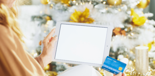 Weihnachtszeit Einkaufstipps für stressfreies Schenken Weihnachtszeit Einkaufstipps für sichere Käufe in der EU. So vermeidest du Ärger bei Rückgabe, Gutscheinen und Lieferungen.