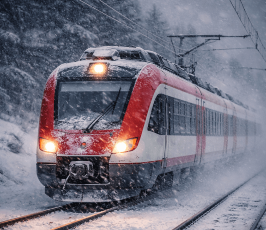 Bahnverspätung: Diese Rechte hast du bei Zugchaos im Winter Bei Bahnverspätung im Winter stehen dir klare Rechte zu. Wann du Geld zurückbekommst oder ein Hotel gestellt wird, erfährst du hier.