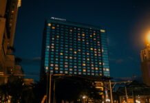 Marriott Bonvoy Aktion mit extra Elite-Statusnacht Die neue Marriott Bonvoy Aktion bringt 2.500 Punkte pro Aufenthalt und eine extra Elite-Statusnacht je Hotelmarke. Foto von Jordan Ryskamp auf Unsplash