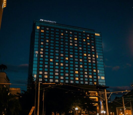 Marriott Bonvoy Aktion mit extra Elite-Statusnacht Die neue Marriott Bonvoy Aktion bringt 2.500 Punkte pro Aufenthalt und eine extra Elite-Statusnacht je Hotelmarke. Foto von Jordan Ryskamp auf Unsplash