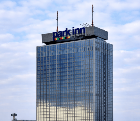 So gibt es bis zu 7.000 Radisson Rewards Bonuspunkte Bis zu 7.000 Radisson Rewards Bonuspunkte für drei Aufenthalte bis April 2026. Foto von Miran Said auf Unsplash