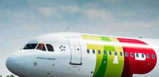 SAS kooperiert wieder mit TAP Miles and Go Meilen sammeln und einlösen dank erneuerter Kooperation jetzt wieder möglich. Foto von Isaac Struna auf Unsplash