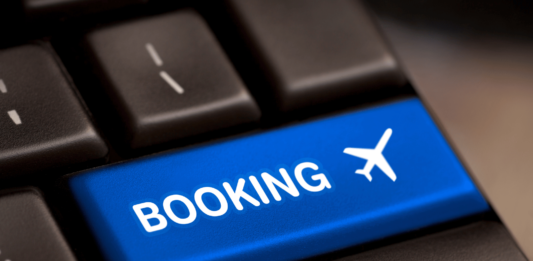 Blind Booking bei Airlines – Überraschungsflüge im Überblick Beim Blind Booking buchst du einen Flug ohne Ziel und erfährst erst danach, wohin die Reise geht.