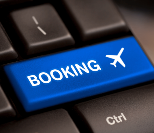 Blind Booking bei Airlines – Überraschungsflüge im Überblick Beim Blind Booking buchst du einen Flug ohne Ziel und erfährst erst danach, wohin die Reise geht.