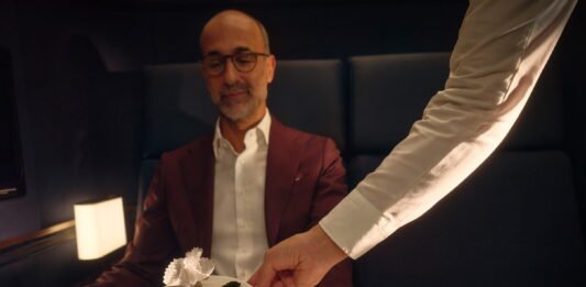 Lufthansa startet neues Bordkonzept mit FOX in der First Class Neues Bordkonzept bei Lufthansa startet in der First Class.