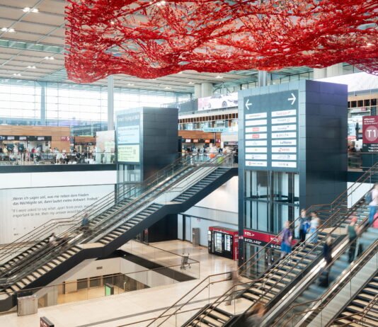 Neuer BER-Buchungsservice startet für Flugvergleich und Buchung Neuer BER-Service bündelt Flugvergleich und Buchung an einem zentralen Ort. Bild: © Anikka Bauer / Flughafen Berlin Brandenburg GmbH