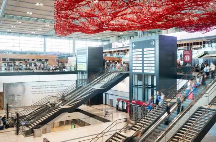 Neuer BER-Service bündelt Flugvergleich und Buchung an einem zentralen Ort. Bild: © Anikka Bauer / Flughafen Berlin Brandenburg GmbH