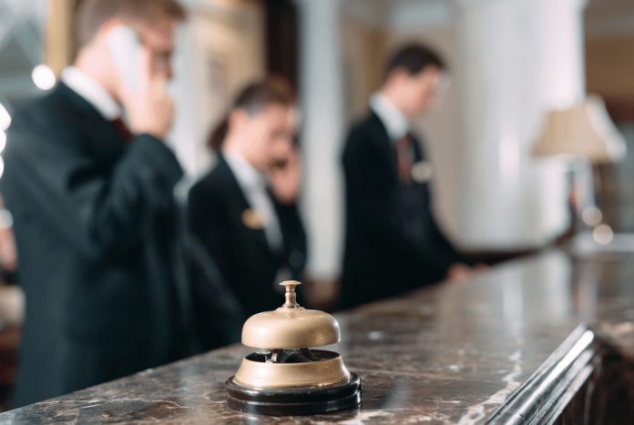 Hotelrezeption Hotels.com ersetzt klassische Prämiennächte durch Hotels.comCash und verändert auch das Statussystem.