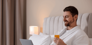 Google Hotels Preisalarm: So sparst du schlau! Google Hotels Preisalarm nutzen und clever beim Buchen sparen.