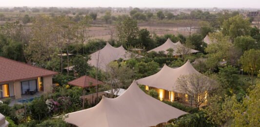 JW Marriott Ranthambore Resort markiert Marriotts 10.000stes Hotel Das JW Marriott Ranthambore Resort markiert Marriotts 10.000stes Hotel. Copyright: Marriott International