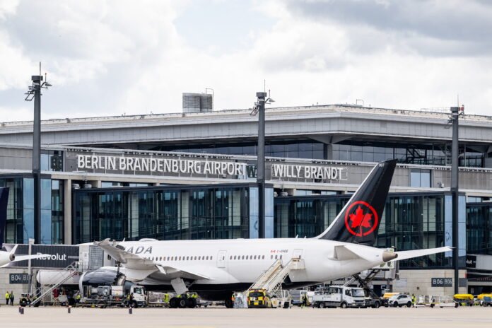 Berlin-Montréal-Direktverbindung Air Canada verbindet Berlin ab sofort nonstop mit Montréal. © Günter Wicker / Flughafen Berlin Brandenburg GmbH