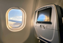 Lufthansa Sitzplatzgebühr gilt jetzt auch auf Langstrecken Lufthansa hat ihre Regeln für Sitzplatzwechsel auf Langstrecken angepasst.