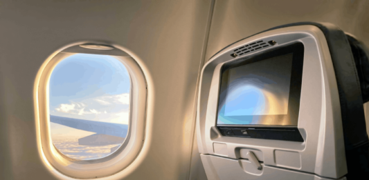 Lufthansa Sitzplatzgebühr gilt jetzt auch auf Langstrecken Lufthansa hat ihre Regeln für Sitzplatzwechsel auf Langstrecken angepasst.