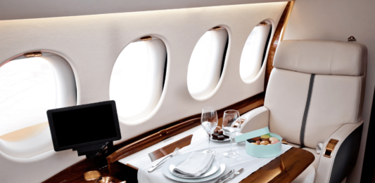 First Class mit Punkten fliegen: 100.000-Meilen-Trick Wie du Punkte aus dem Alltag gezielt in exklusive Prämienflüge verwandelst.