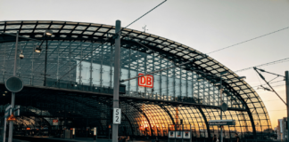Deutsche Bahn Fahrplan 2027 bringt wichtige Änderungen Alle Infos zu Preisen, Familienticket und Fahrplan.