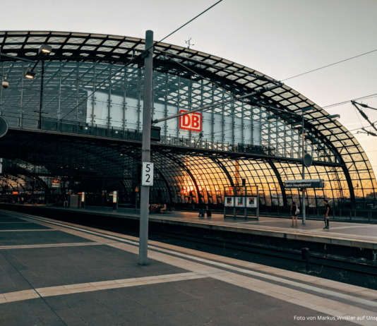 Deutsche Bahn Fahrplan 2027 bringt wichtige Änderungen Alle Infos zu Preisen, Familienticket und Fahrplan.