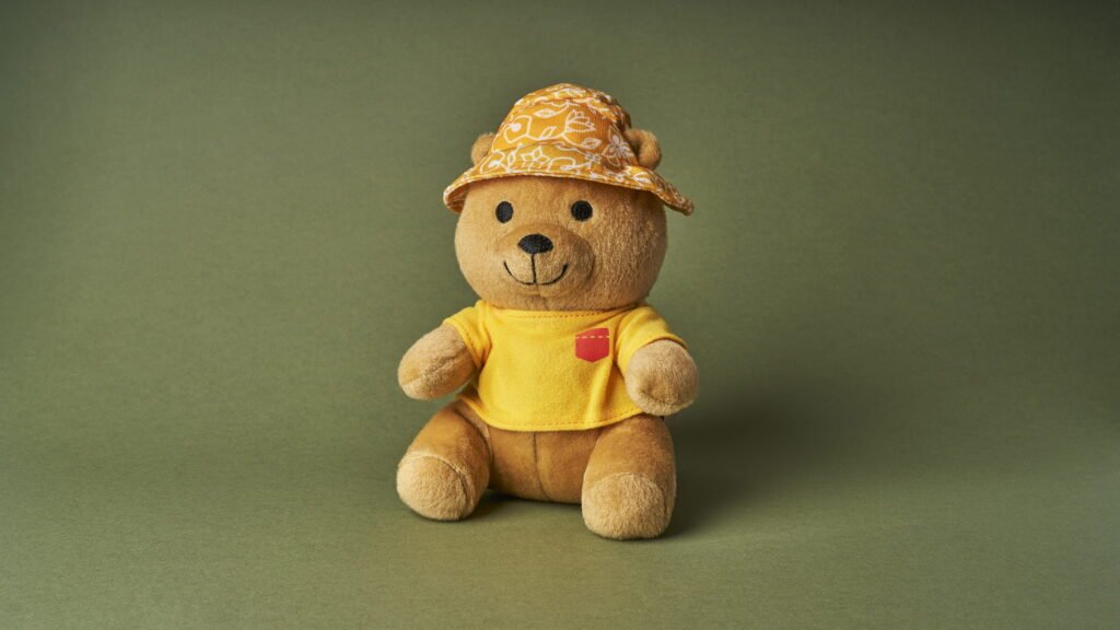 Das neue Beary-Plüschtier im Gartendesign.
